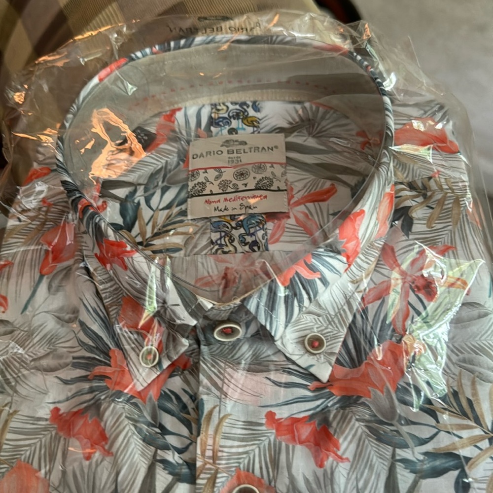 Men’s Dario Beltran shirt